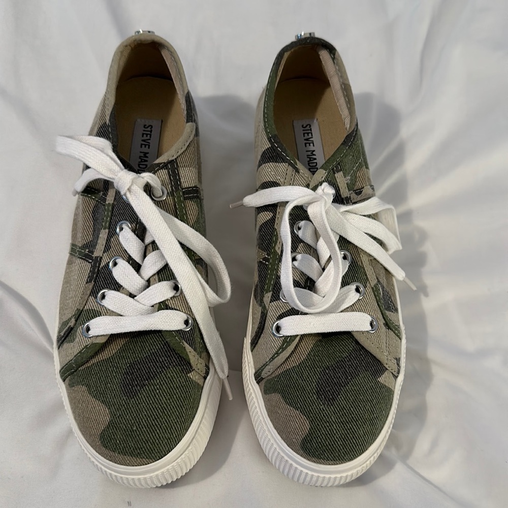 Steve Madden Sneakers